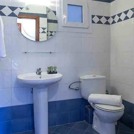 Hermes 4* Vromolimnos