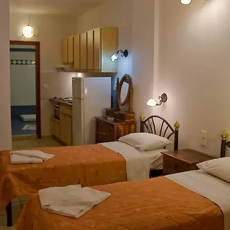 Hermes 4* Vromolimnos