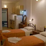 Hermes 4* Vromolimnos