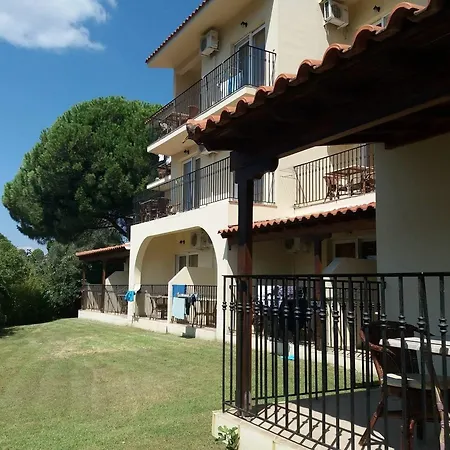 Apart-hotel Hermes Vromolimnos