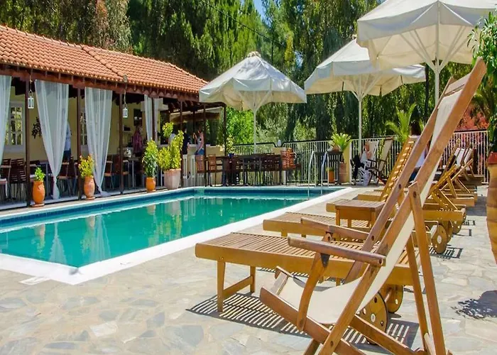 Hermes Lägenhetshotell Vromolimnos